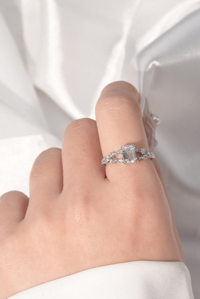 Moissanite 4-Prong Split Shank Ring